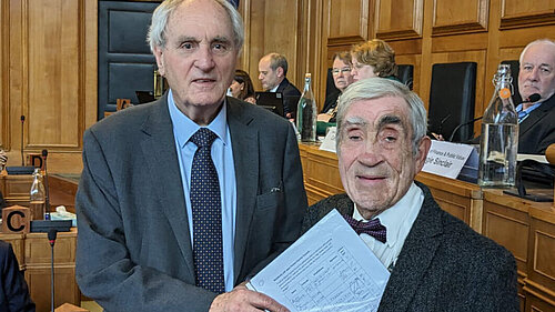 Frank Letch presents petition