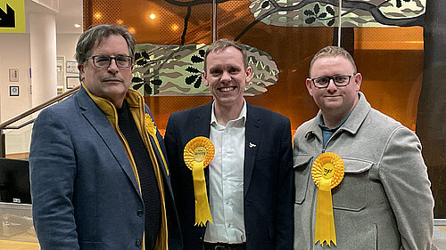 Mark Wooding (r) Alex White (c) Luke TAYLOR (r)